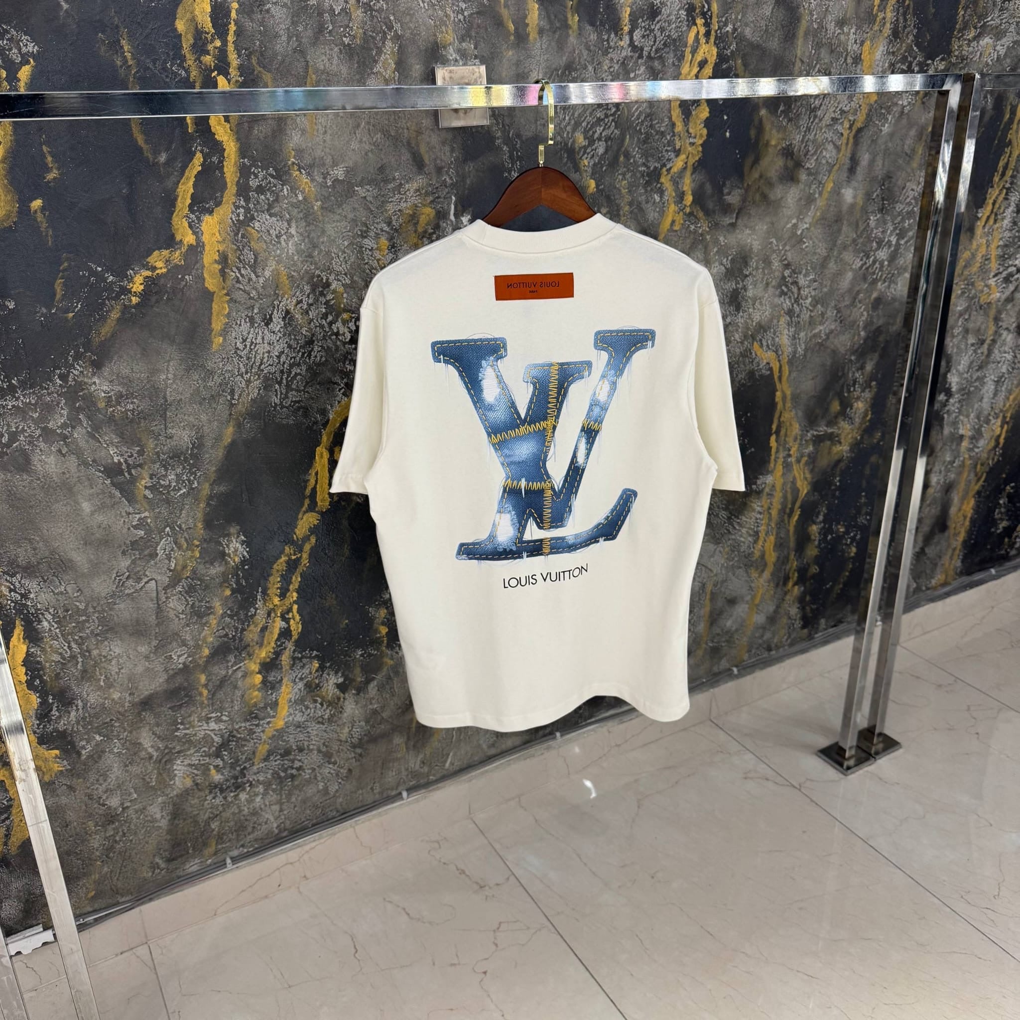 T-Shirt LV