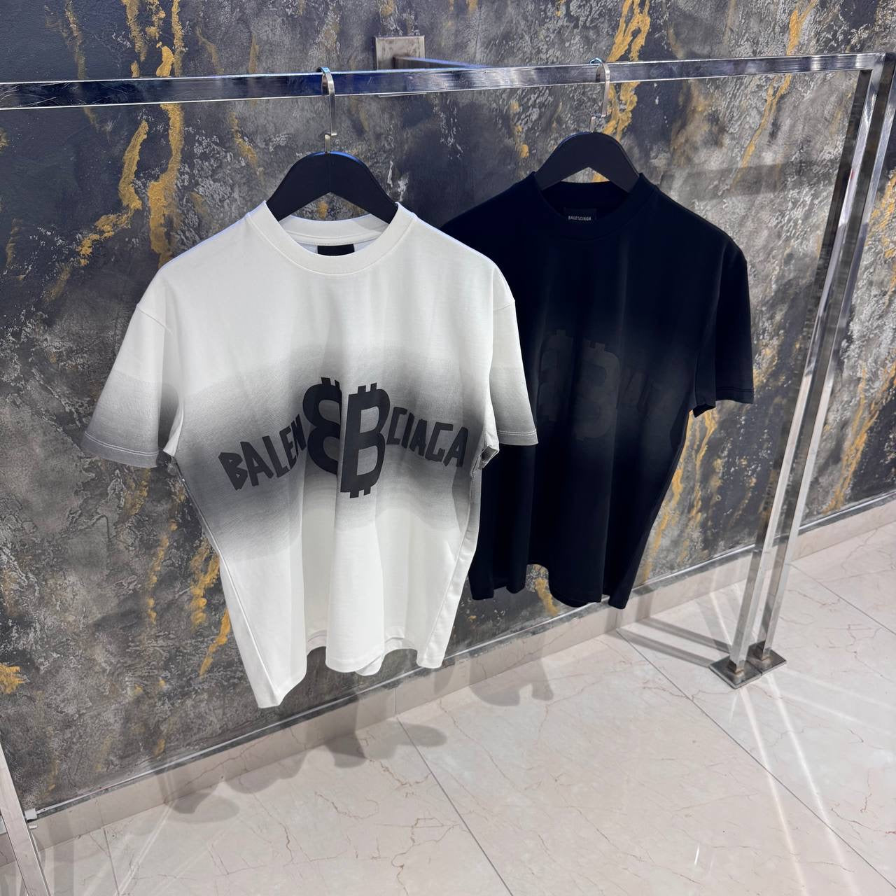 T-shirt Balenciaga