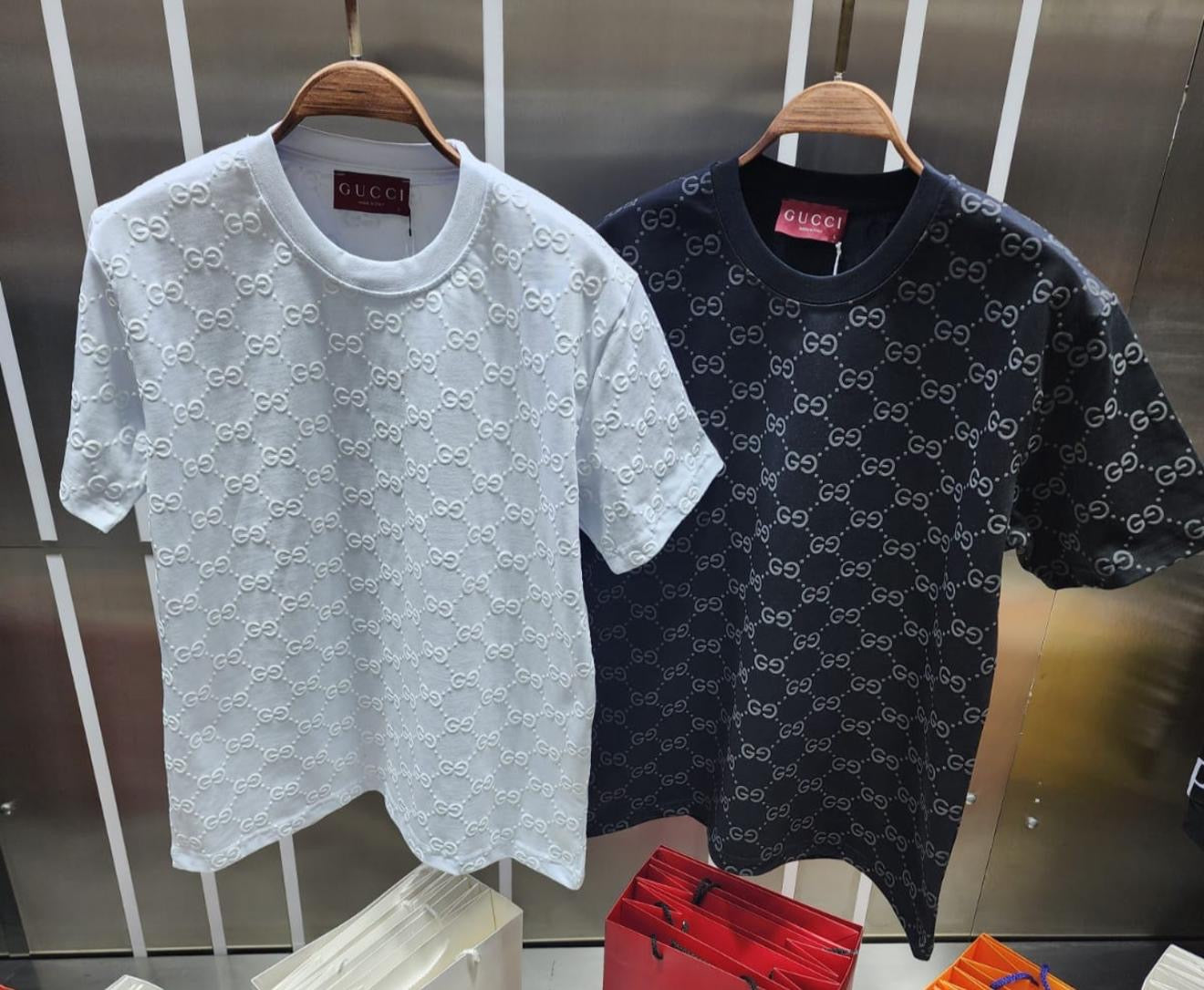 T-Shirt Gucci multilogo