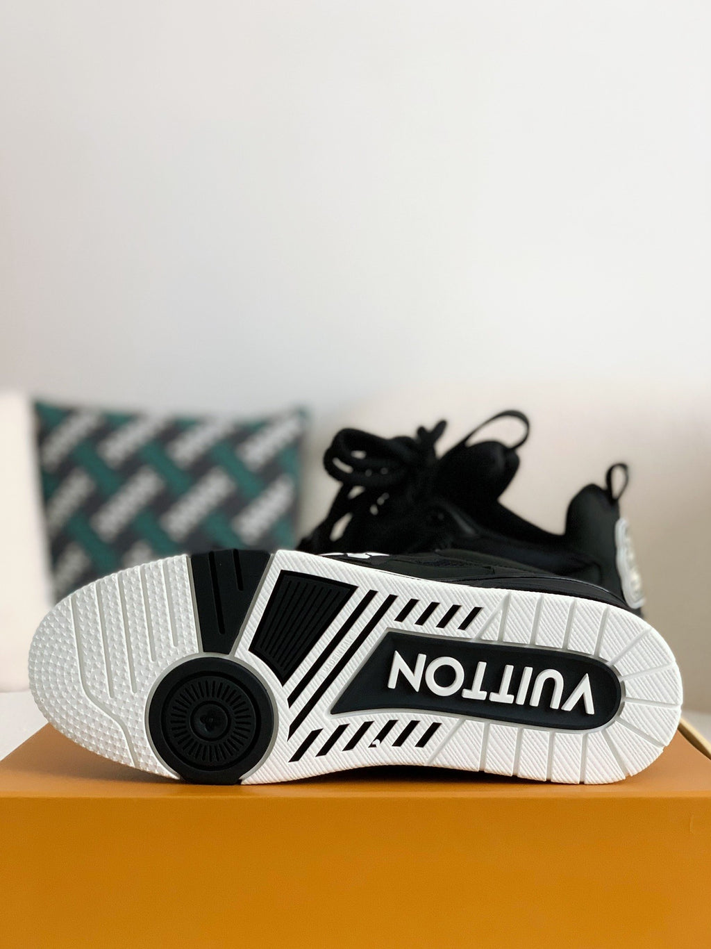 LV Skate Nere 2