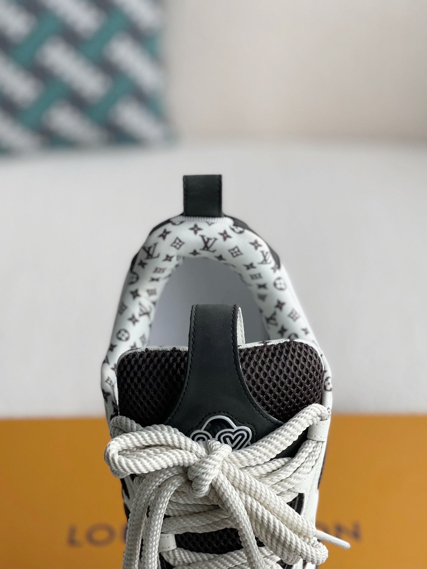 LV Skate Nere 2