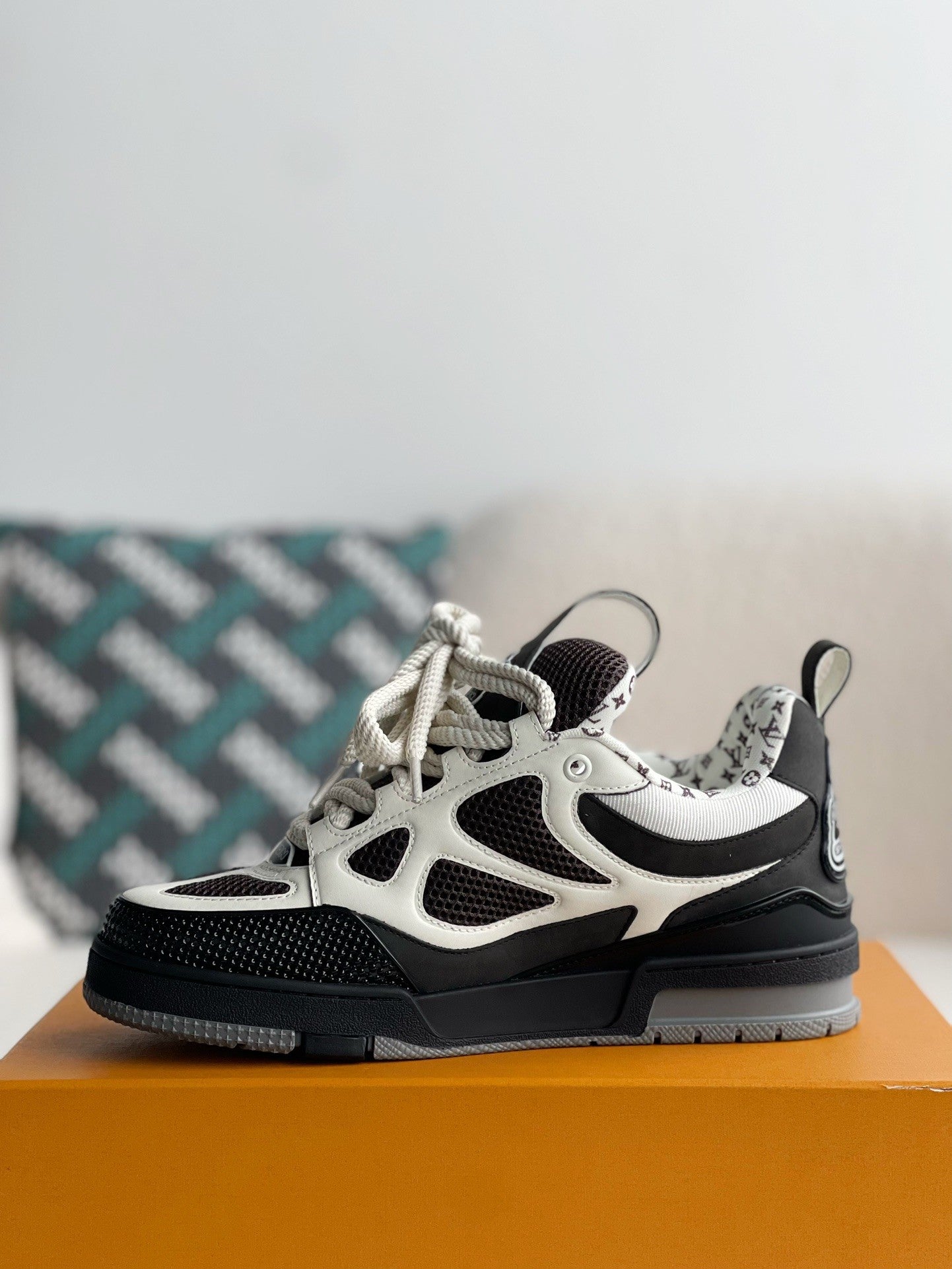 LV Skate Nere 2