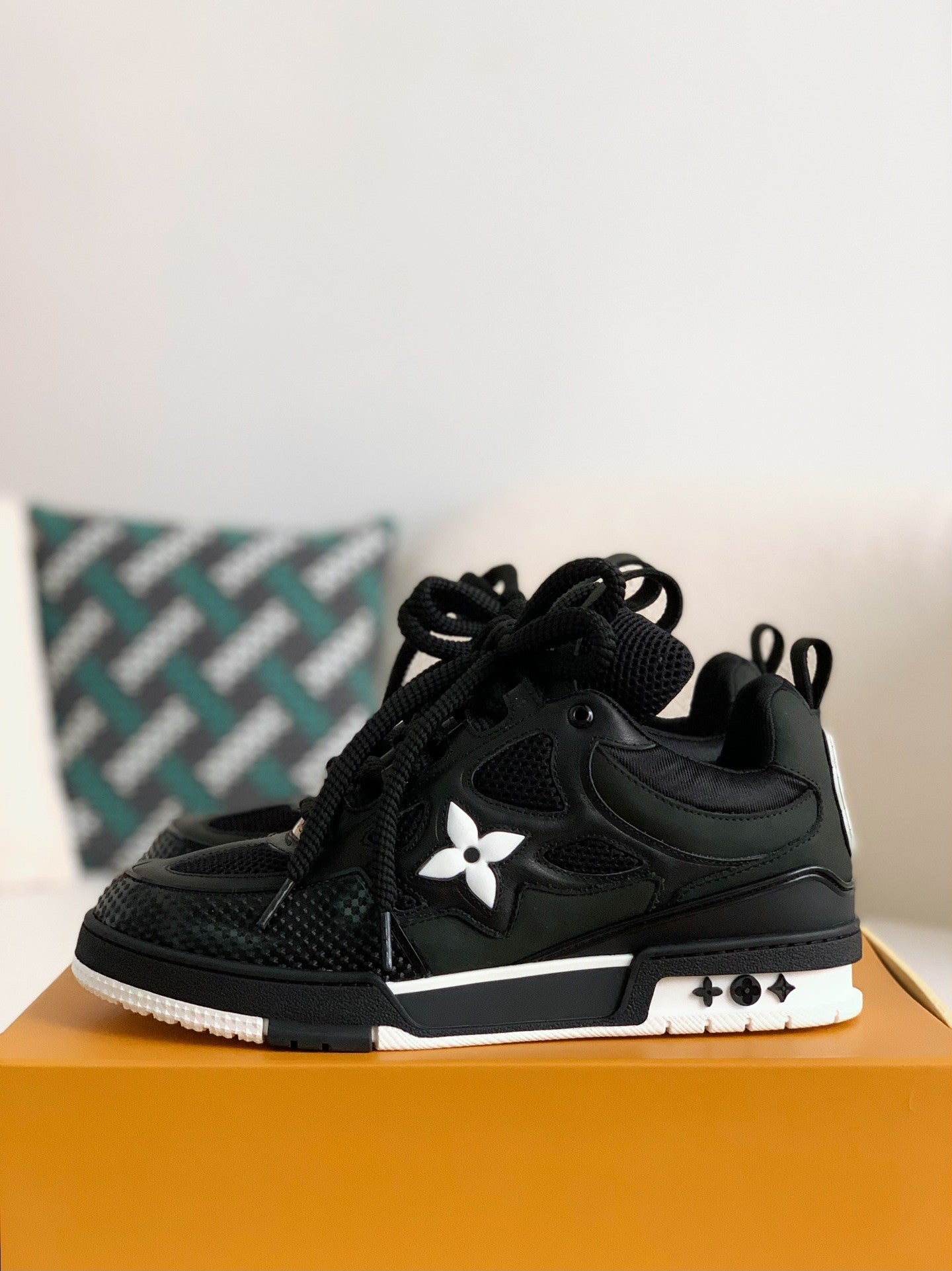 LV Skate nere