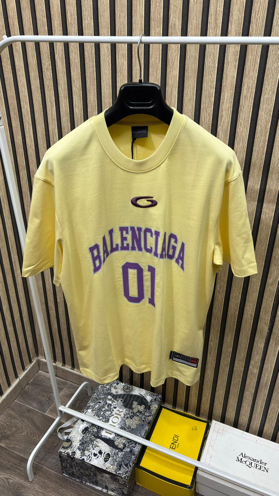 T-shirt Balenciaga 01 Gialla